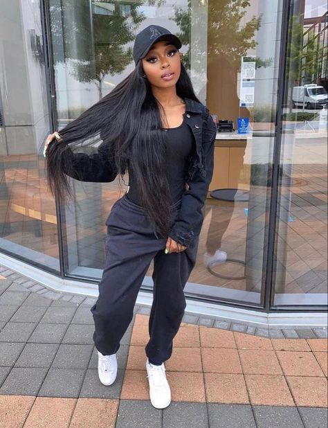 pin : @kjvougee ‘ ♌️ follow for more poppin’ pins! 🦋 #streetwear 🍓 #casualstyle 🧚🏾‍♀️ Jogger Outfit, Look Legging, Body Suit Outfits, Swag Outfits For Girls, Tomboy Style Outfits, Looks Street Style, Looks Black, Cute Comfy Outfits