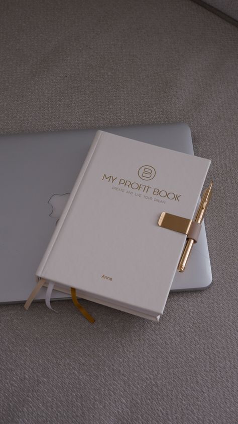 Teams Aesthetic, Planner Hardcover, Budgeting Journal, Passion Planner Daily, Budget Planner Ideas, Organized Money, Organisation Planner, Daily Planner Book, Simplified Planner