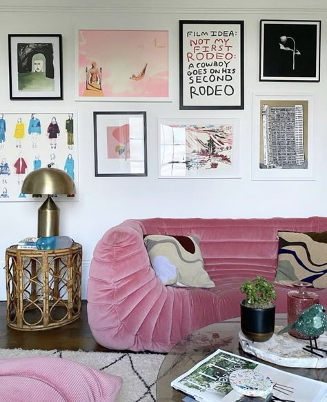 Pink Couch, Room Deco, Maximalism, Apartment Inspiration, Living Room Inspo, Dream House Decor, Pink Velvet, Aesthetic Room Decor, Interior Inspo