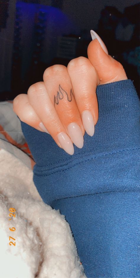 Cute Finger Tattoos, Small Finger Tattoos, Finger Tats, Finger Tattoo Designs, Flame Tattoos, Inspiration Tattoos, Bff Tattoos, Finger Tattoo, Small Hand Tattoos