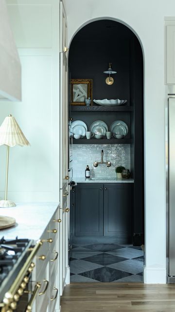 Butlers Pantry With Ice Maker, Dark Butlers Pantry, French Butlers Pantry, Butler’s Kitchen, Traditional Butlers Pantry, Moody Butlers Pantry, Black Butlers Pantry, Butlers Pantry With Sink, Narrow Butlers Pantry