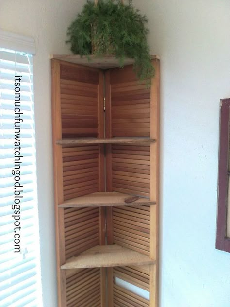 bi fold doors turned corner shelf, doors, how to, organizing, repurposing upcycling, shelving ideas, woodworking projects Shutter Shelf, Corner Shelf Ideas, Corner Shelving Unit, Bifold Door, Booth Display Ideas, Craft Fairs Booth, Old Shutters, Fair Booth, Doors Repurposed