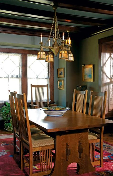 Craftsman Style Dining Room, Craftsman Dining Room, Craftsman Interiors, Cottage Cozy, Arts And Crafts Interiors, Lost Generation, Mission Style Furniture, Craftsman Interior, Craftsman Design