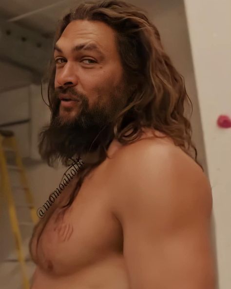 Momoaholik on Instagram: “#JASONMOMOA #prideofgypsies #aquaman #aquamanmovie #JusticeLeague #climbing #see #muscle #body #beautifulbody #sexymanbeast #beautifulman…” Jason Momoa Body, Jason Momoa Shirtless, Jason Momoa Aquaman, Muscle Body, Jason Momoa, Aquaman, Roman Reigns, Man Crush, Justice League