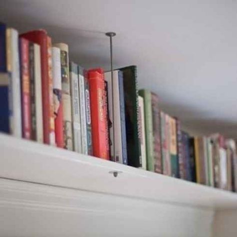 19 Foolproof Ways To Make A Small Space Feel So Much Bigger - hang shelves from the ceiling Palace Furniture, Lots Of Books, Ceiling Shelves, Unique Storage, Bookshelves Diy, Book Storage, Remodel Bedroom, A Shelf, Small Space Living