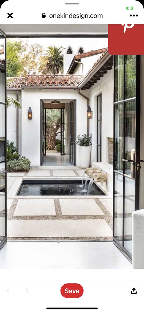 Exterior Courtyard Entrance, Courtyard Design Front Of House, Courtyard In Front Of House, Courtyard Entryway Front Entry, Front Courtyard Ideas Entryway, Spanish Mediterranean Homes Exterior, Andalusian Courtyard, Contemporary Mediterranean House, Spanish Style Courtyard