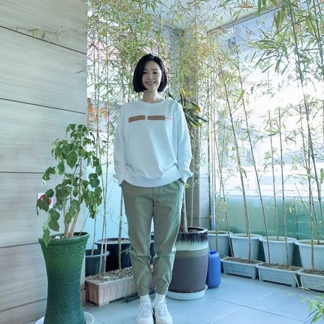 #jeonmido #hospitalplaylist #theatre #musical #theatreactress #actress #kdrama Chae Songhwa, Jeon Mido, Hospital Playlist, Kdrama, Musical, Normcore, Fashion Inspo, Thread, Ootd