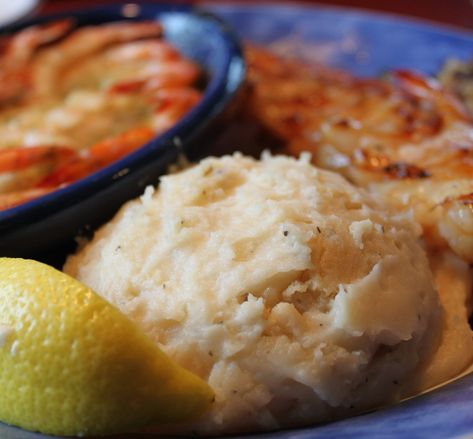 Red Lobster Mashed Potatoes, Cheddar Mashed Potatoes Recipe, Lobster Mashed Potatoes, White Cheddar Mashed Potatoes, Cheddar Mashed Potatoes, Grilled Steaks, Red Lobster Cheddar Bay Biscuits, High Cholesterol Foods, Chicken Tacos Easy