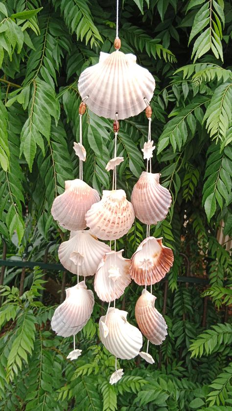 First Home Essentials, Seashell Wind Chime, Round Gazebo, Windchimes Diy, Seashell Wind Chimes, Shell Wind Chimes, Driftwood Art Diy, Beach Bedroom Decor, Shells Diy