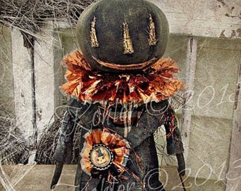 Browse unique items from VeenasMercantile on Etsy, a global marketplace of handmade, vintage and creative goods. Prim Pumpkins, Halloween Primitives, Harvest Thyme, Prim Halloween, Primitive Autumn, Pumpkin Doll, Primitive Doll Patterns, Primitive Pumpkin, Halloween Figures