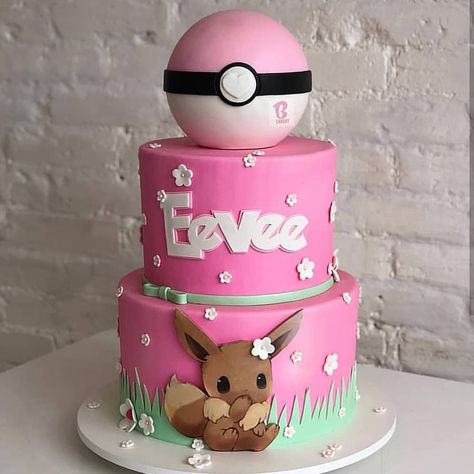 Pokemon Birthday Party Cake Eevee, Eevee Themed Party, Evee Evolution Birthday Cake, Girly Pokemon Cake, Mew Birthday Cake, Evee Evolution Birthday Party, Pokemon Party Cake, Pokemon Birthday Party Eevee, Evie Cake Pokemon