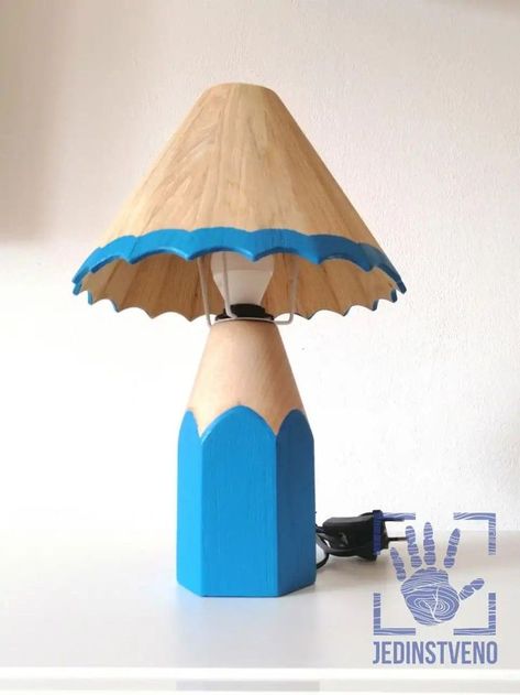 Gah! This is so flipping cool! ✏️ Unique House Decor Creative, Funky Desk Lamp, Cool Desk Lamp, Quirky House Decor, Weird Lamps, Pencil Lamp, Cute Desk Lamp, Kids Room Lamp, Funky Lamp