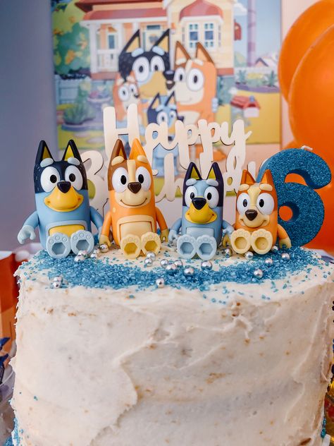 DIY Bluey Birthday Party ABC kids Bingo Bluey Diy Bluey Birthday Cake, Bluey Abc Kids Cake, Diy Bluey Cake, Bluey Bingo Birthday Party, Disney Junior Birthday Party, Diy Bluey, Disney Junior Birthday, Abc Birthday Parties, Fiesta Bluey