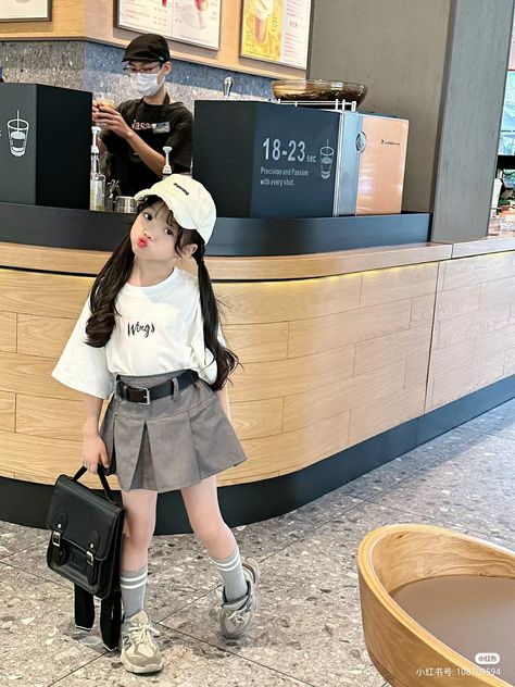 Magical Childhood, Kids Outfits Daughters, Parents Love, Kids Ootd, Kids Dress Up, Children Playing, Kids Fashion Clothes, Trendy Kids