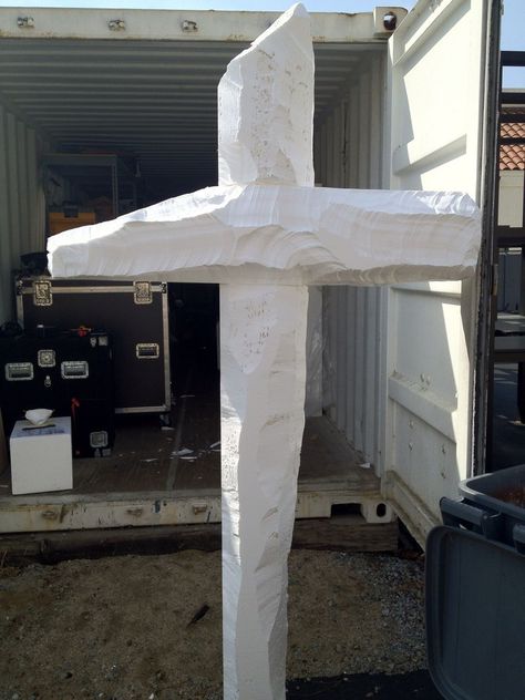 Cardboard Cross Diy, Cardboard Workshop, Easter Stage Design, Resurrection Decor, Easter Crosses, Crosses Diy, Event Backdrops, Tree Props, Easter Play