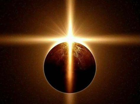 Did the solar eclipse create an image of the cross in the heavens 08/21/17?  Nope. | Religion News Service - it still make a pretty pic Solar Eclipse 2017, Eclipse Solar, Beautiful Moon, Solar Eclipse, Bright Light, Science And Nature, Outer Space, Amazing Nature, Nature Beauty