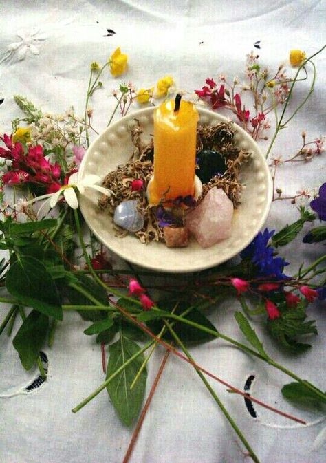 Spring Altar, Litha Celebration, Summer Solstice Party, Witchy Business, Solstice Party, Altar Ideas, Solstice Celebration, Adventure Ideas, Pagan Altar