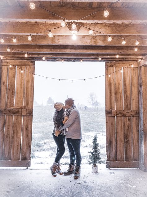 Snow snowday couples photography barn old barn photo ideas love  married engagement shoot photo session Christmas holiday Diy Christmas Photoshoot, Christmas Mini Shoot, Family Holiday Pictures, Photography Snow, Photography Mini Sessions, Holiday Photoshoot, Family Christmas Pictures, Snow Photography, Couple Poses Reference