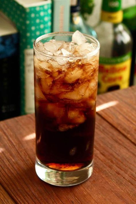 Pepsi Recipe Coca Cola Recipes, Cola Syrup, Cola Recipe, American Cocktails, Soda Recipe, Clam Recipes, Cinnamon Oil, Empanadas Recipe, Pepsi Cola