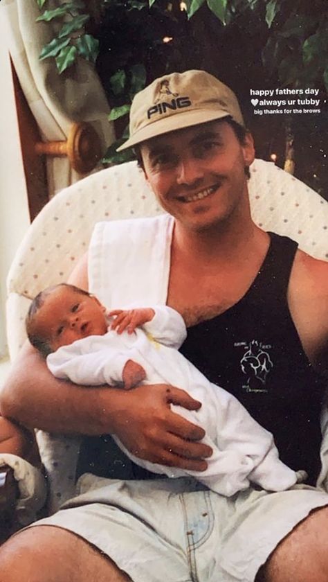 2020 Sabrina Carpenter in a 1999 photo with her father (David Carpenter) sending greetings for Father’s Day June 21, Sabrina Carpenter, Happy Father, Happy Fathers Day, Ig Story, Fathers Day, On Instagram, Instagram