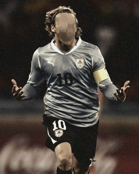 Diego Forlan, Funny Banner, Football Images, Sports Aesthetic, Football Wallpaper, Galaxy Wallpaper, Fun Sports, Football, Sports