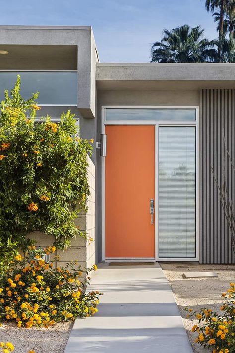 15 Orange Front Door Ideas for a Bright and Striking Entrance (with Pictures) - Homenish Mid Century Front Door, Orange Front Door, Purple Front Doors, Orange Front Doors, Modern Images, Colorful Doors, Exterior Door Colors, Yellow Front Doors, Mid Century Modern Exterior