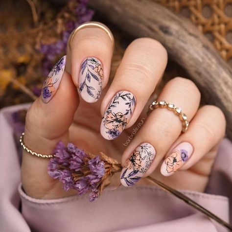 ClearJellyStamper on Instagram: “💗Just SO PRETTY …by @barbrafeszyn "🌸SPRING🌸    🇵🇱 Pierwszy dzień wiosny witam kwiatowym zdobieniem z użyciem płytki Clear Jelly Stamper…” Steel Nail Art, Nail Art Stamping, Nail Art Stamping Plates, Steel Nail, Curated Design, Stamping Plates, Nail Art Design, So Pretty, Nails Inspiration