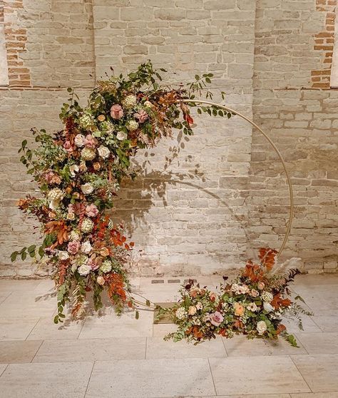 rustic circle wedding acrh ideas with colorful flowers and eucalyptus Wedding Arch Ideas, Arch Ideas, Wedding Arches, Spring Wedding Invitations, Wedding Altars, Winter Wedding Invitations, Flower Circle, Classic Wedding Invitations, Rustic Flowers