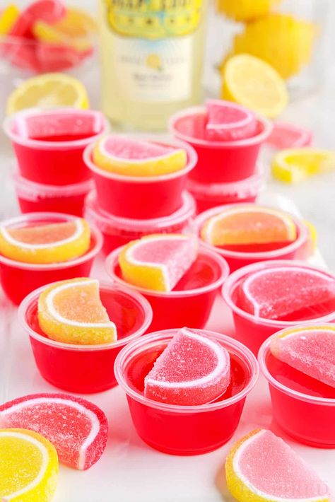 Strawberry Lemonade Jello Shots, Lemonade Jello Shots, Pink Lemonade Vodka, Jello Shots Vodka, Homemade Pumpkin Spice Latte, Jelly Shots, Lemon Vodka, Strawberry Vodka, Pink Starburst