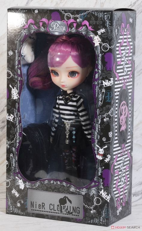 Pullip / NieR-chan (Fashion Doll) Package1 Doll Box Design, Doll Box Packaging, Doll Packaging, Pulip Doll, Doll Images, Living Dead Dolls, Pullip Dolls, Horror Themes, Gothic Dolls