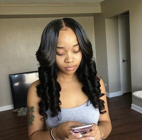 Middle part sew in leave out with these curls Sew In Curls, Cutest Hairstyles, Middle Part Sew In, Natural Human Hair Extensions, Quick Weaves, Sew In Hairstyles, Brazilian Hair Bundles, Hair Curls, Quick Weave Hairstyles