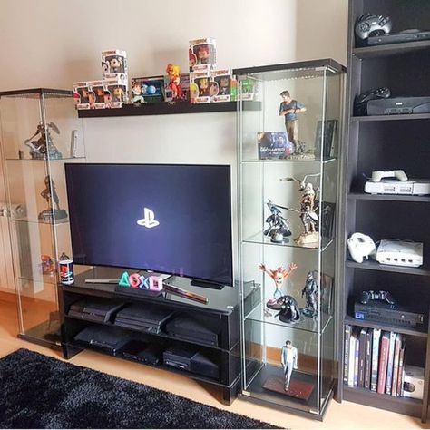 25 Coolest Gaming Rooms That Will Make Your Dreamy | Home Design And Interior Sala Nerd, Cool Gaming Rooms, Playstation Room, Luxury Game Room, Geek Room, Nerd Room, Video Game Room Design, Video Game Rooms, Gaming Room Setup