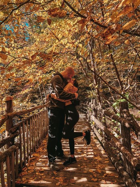 Fall Pumpkin Engagement Pictures, Cute Fall Date Ideas For Couples Pictures, Cute Couple Pics Autumn, Fall Relationship Pictures, October Pictures Fall Couple, Fall Time Couple Pictures, Cute Poses For Couples Photoshoot Fall, Fall Boyfriend Girlfriend Pictures, Fall Couples Photoshoot Flannel