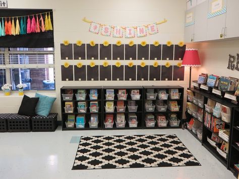 2nd Grade Classroom Library Set Up, Classroom Bookshelf Curtains, Organizing Classroom Library 1st Grade, Classroom Book Storage Class Library, Classroom Library Organization Kinder, Reading Corner Classroom, Classroom Goals, Classroom Makeover, Classroom Layout