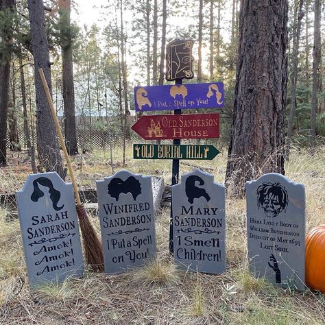 Hocus Pocus Tombstone Diy, Halloween Head Stones, Diy Head Stones Halloween, Halloween Hocus Pocus Decorations, Hocus Pocus Signs Wood, Grave Stones Ideas Halloween, Hocus Pocus Halloween Decor Outdoor, Hocus Pocus Tombstone, Hocus Pocus Yard Decorations