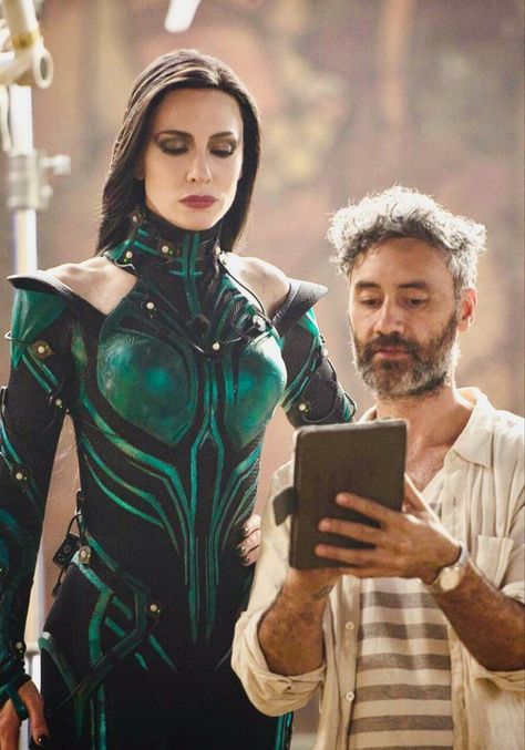 Hela Cate Blanchett, Waiting Meme, Funny Clip, Catherine Élise Blanchett, Scott Campbell, Taika Waititi, Mom Funny, Life Memes, Cate Blanchett