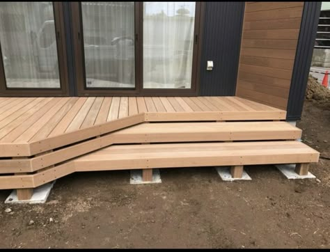 Koti Diy, Patio Deck Designs, Wooden Deck, Deck Designs Backyard, Deck Designs, Decks Backyard, Building A Deck, Deck Patio, Smokey Eyes