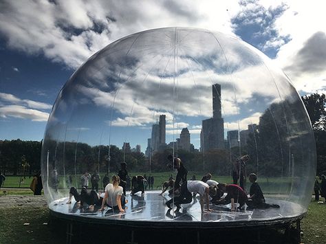 the influential 1960s blueprint of the environment-bubble is a 'cybernetic paradise' brought to life as part of performa 17 in new york city. Inflatable Structure, Bubble Dome, Dance Workshop, Geodesic Dome, Wayfinding Signage, Environmental Design, Art Installations, Mountain Home, Cloud Gate