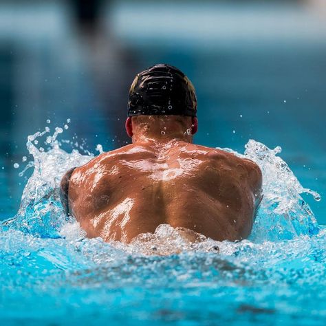 Adam Peaty Adam Peaty Swimming, Swim Portraits, Swim Pictures, Michael Phelps Swimming, Adam Peaty, Swim Aesthetic, Swimming Aesthetic, Swimming Photography, Gym Bro