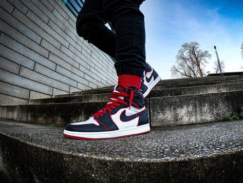 Air Jordan 1 Bloodline, Jordan 1 Bloodline, Fly Air, Jordan 1 Outfit, Air Jordan 1 Outfit, Nike Shoes Jordans, Air Jordan 1 High, Jordan 1 High, Air Jordan 1