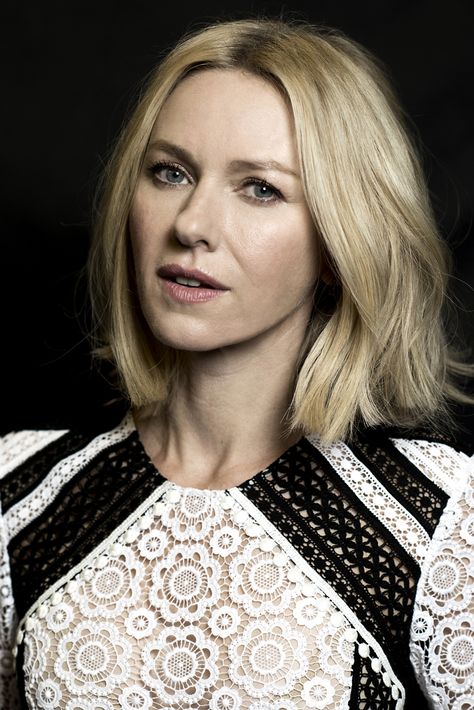 Naomi Watts, photographed by Caitlin Cronenberg during TIFF for W magazine, Sep 2015 Naomi Watts Hair, Naomi Wats, Toronto International Film Festival, Top Hairstyles, Naomi Watts, Jessica Chastain, Nicole Kidman, International Film Festival, Film Festival