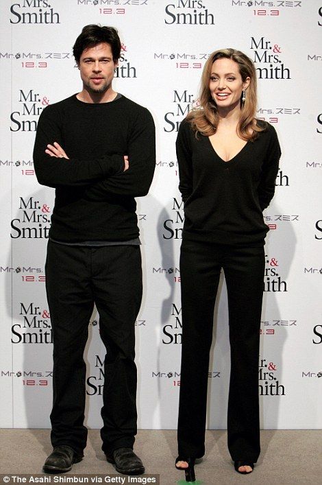 Street Style Celebrities, Brad Pitt Divorce, John Voight, Brad And Angie, Mr Smith, جوني ديب, Angelina Jolie Style, Brad And Angelina, Sarah Harris