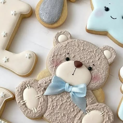 Teddy Bear Cookies Decorated, Bear Cookies Royal Icing, Christmas Bear Cookies, Royal Icing Teddy Bear Cookies, Fairytale Cookies, Bear Print Cookies, Bear Cookies Baby Shower Teddy, Baby Boy Cookies, Flood Icing