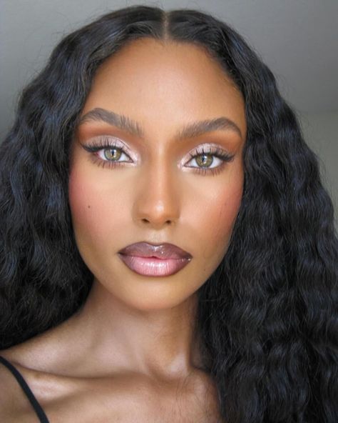 Sydney J. Harper | by @priscillaono | Instagram Scandi Makeup, Sydney J Harper, Eyeliner Images, Glamour Makeup Looks, Show Makeup, Anime Artist, Illustration Anime, Makeup For Black Skin, Chic Makeup