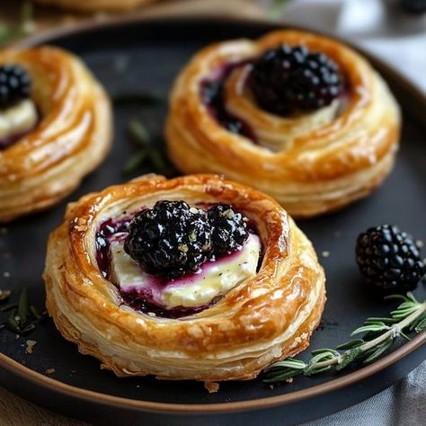 Lily's Bites Blackberry Puff Pastry, Puff Pastry Swirls, Blackberry Brie, Pastry Swirls, Honey Brie, Honey Puffs, Types Of Pastry, Brie Puff Pastry, Brie Bites