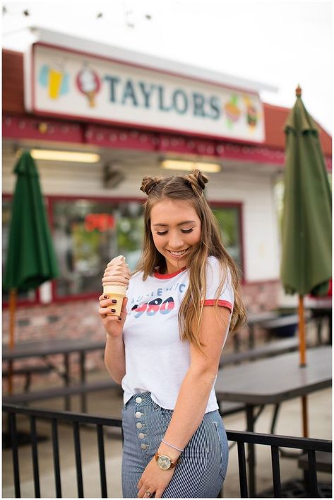 Ice Cream Shop Photoshoot, Shop Photoshoot, Auburn California, Unique Senior Pictures, Senior Portraits Girl, High School Senior Portraits, Grad Pics, Senior Photoshoot, Ice Cream Shop