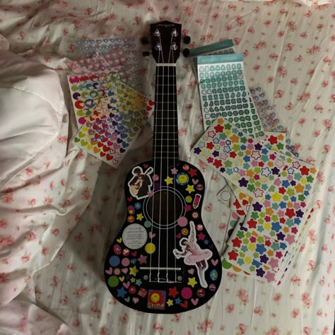 Aesthetic Instruments, Guitars Aesthetic, Ukulele Aesthetic, Kawaii Back To School, Guitar Decorations, Feminine Girl, Hair Bag, To My Soulmate, Digital Vision Board