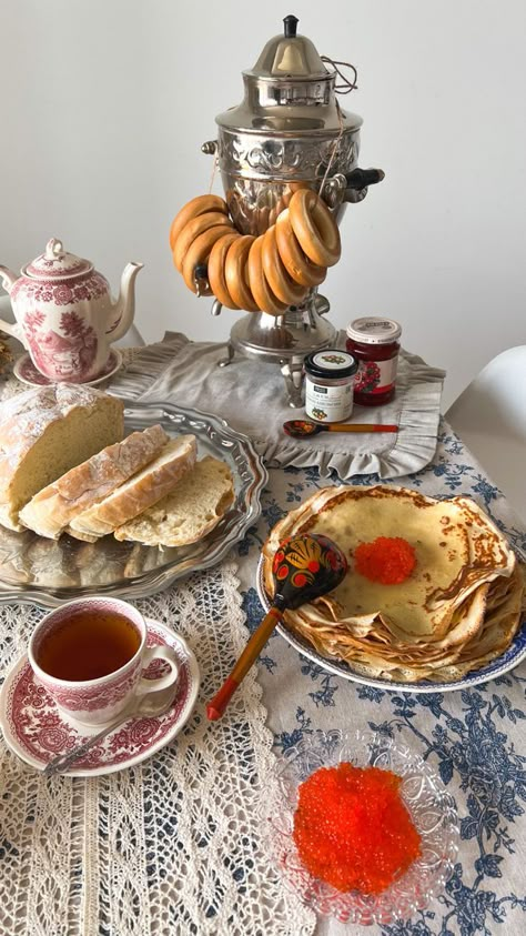 Russian Lifestyle Aesthetic, Vintage Breakfast Table, Russian Breakfast Aesthetic, Vintage Russian Aesthetic, Russian Tea Time, Russian Breakfast, Russia Culture, Russian Party, Slavic Core