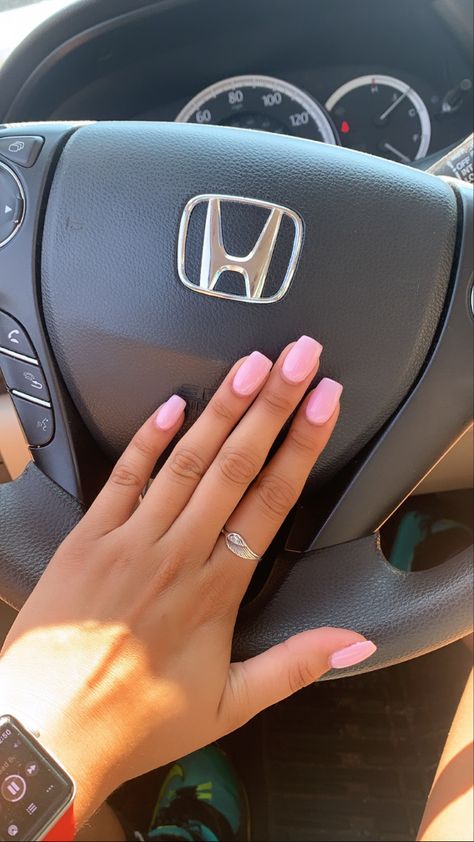 Square Nail Inspo 2024, Summer Plain Nails, Light Pink Summer Nails, Pink Gel Nails Short, Plain Summer Nails, Square Nails Pink, Gel Nails Short, Squoval Acrylic Nails, Plain Acrylic Nails