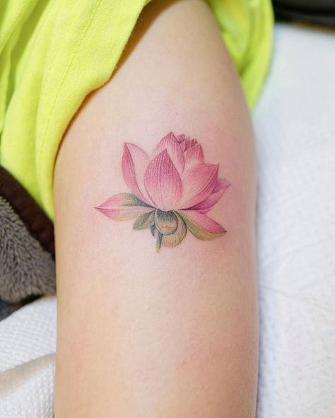 Pretty Colored Tattoos, Colorful Lotus Tattoo, Lotus Color Tattoo, Colourful Tattoo For Women, Colour Flower Tattoo, Colour Tattoo Designs, Pink Lotus Tattoo, Coloured Tattoos, Simple Lotus Flower Tattoo